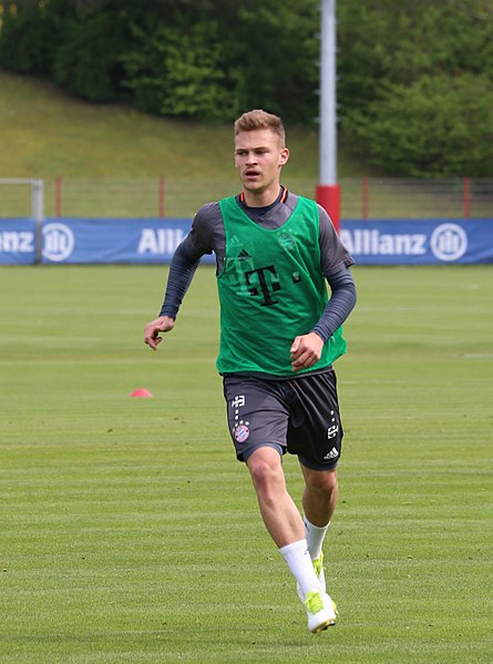 Joshua Kimmich Training 2017-05 FC Bayern Muenchen-4