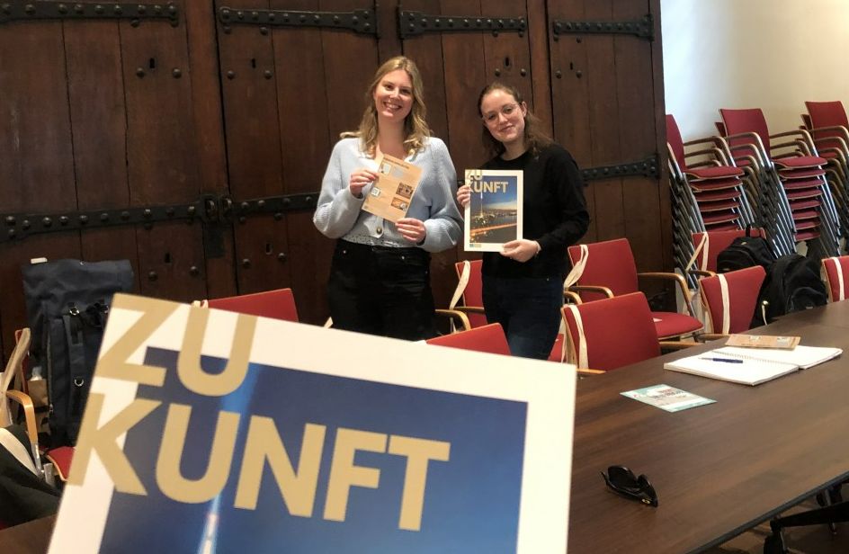 Noa und Rosanna auf einem Fortbildungstag (2022)