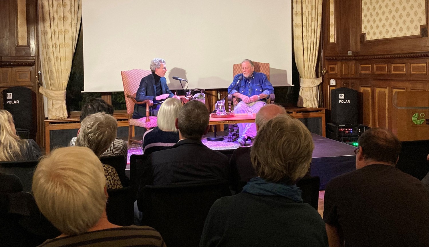 Gunter Demnig in gesprek met David Wertheim. Foto: DIA/Lynn Stroo