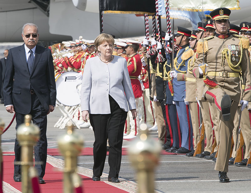 Merkel zet migratiemissie in Afrika voort