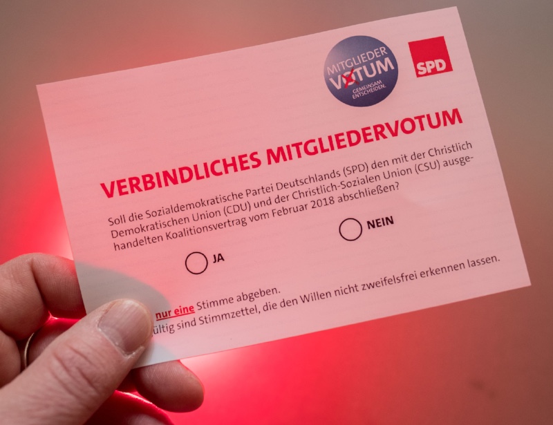SPD-leden stemmen voor grote coalitie