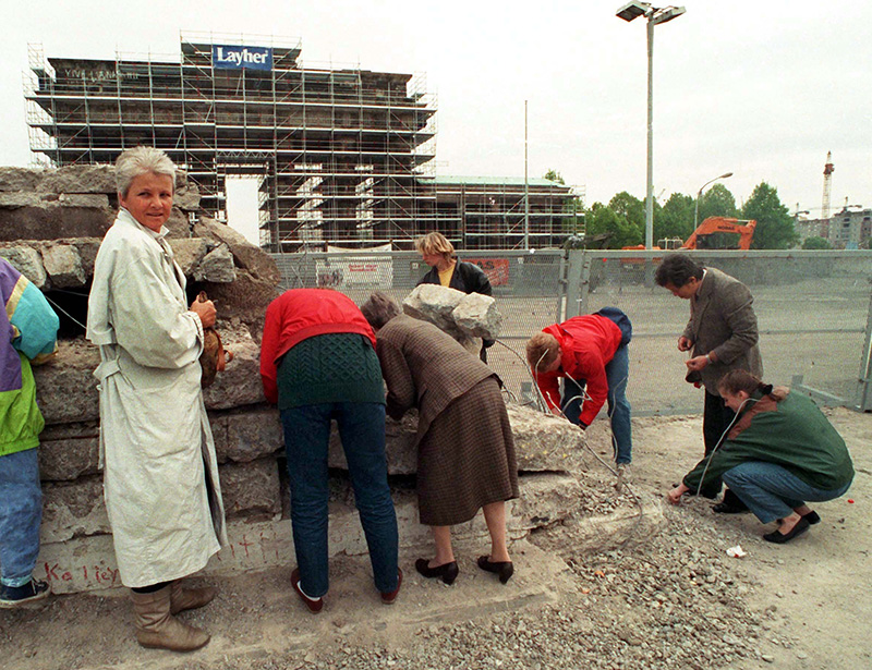 25 jaar eenwording: Sloop van de Muur