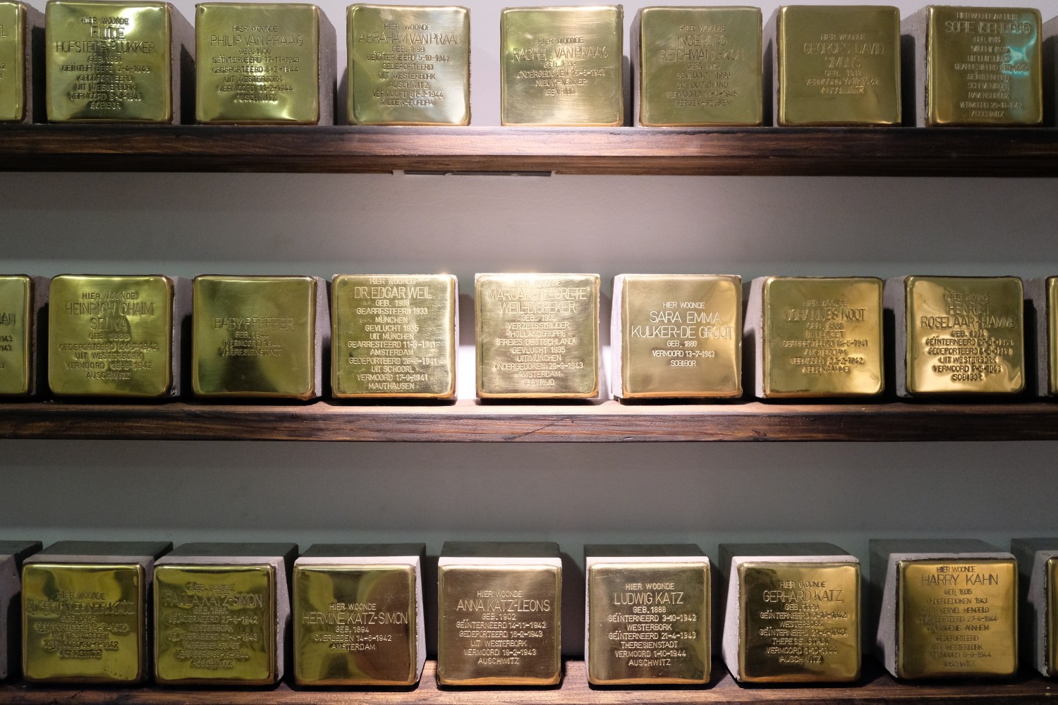  Stolperstein-maker wil dat we blijven ‘struikelen’