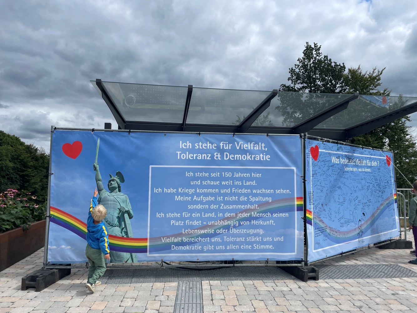 Bord bij het Hermannsdenkmal. Foto: Lynn Stroo