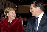 Ackermann heeft naar verluidt het privénummer van bondskanselier Merkel. Afb: DPA/Picture Alliance