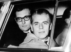 Ahlers en Augstein bij Augsteins vrijlating in februari 1963. Afb.: dpa/pict-all.