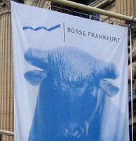 De stier als symbool voor de Duitse beurs in Frankfurt. Afbeelding: Marcelo Tourne, www.flickr.com