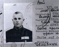 De SS-identiteitskaart van John Demjanjuk geldt voor de Duitse justitie als het bewijs dat de geboren Oekraïner in de Tweede Wereldoorlog kampbewaker was in het vernietigingskamp Sobibor in Polen. Afb: dpa/Picture Alliance