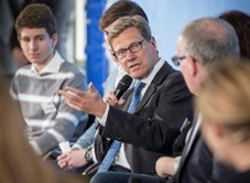 Ministers geven scholieren les in euro-optimisme