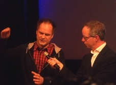 Goofy en moderator Hans Verbeek in Rotterdam. Afb.: Duitslandweb