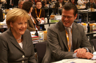 Merkel en Guttenberg bij een CDU-partijcongres. Afb.: flickr.com/michael panse mdl