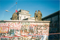 De Linkspartei heeft nog geen eenduidig partijstandpunt over het DDR-verleden, zoals het schietbevel bij de Muur. Afb: wikipedia.org