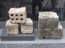 Stenen uit de eerste Muur. Afb.: Duitsland Instituut