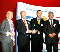 Monika Milz (DNHK), Van Lookeren Campagne, Borghuis en DNHK-voorzitter Kurt Döhmel. Afbeelding: DIA
