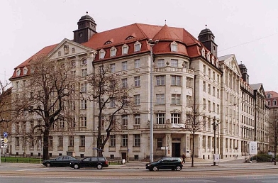 Het voormalige bureau van de Stasi in Leipzig was in oktober 1989 het decor van vreedzame demonstraties tegen de DDR. Afb: wikipedia.org