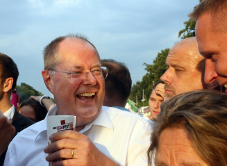 Opinie: SPD kansloos tegen reus Merkel