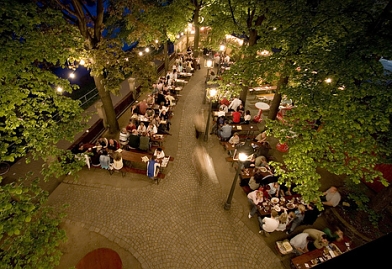 Gezellige Biergarten in Dresden. Afbeelding: cgommel, www.flickr.com