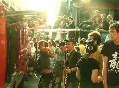 Feest op straat in de Neustadt van Dresden. Afbeelding: e.value, www.flickr.com