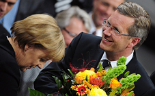 Wulff en Merkel bij Wulffs verkiezing tot president. Afb.: dpa